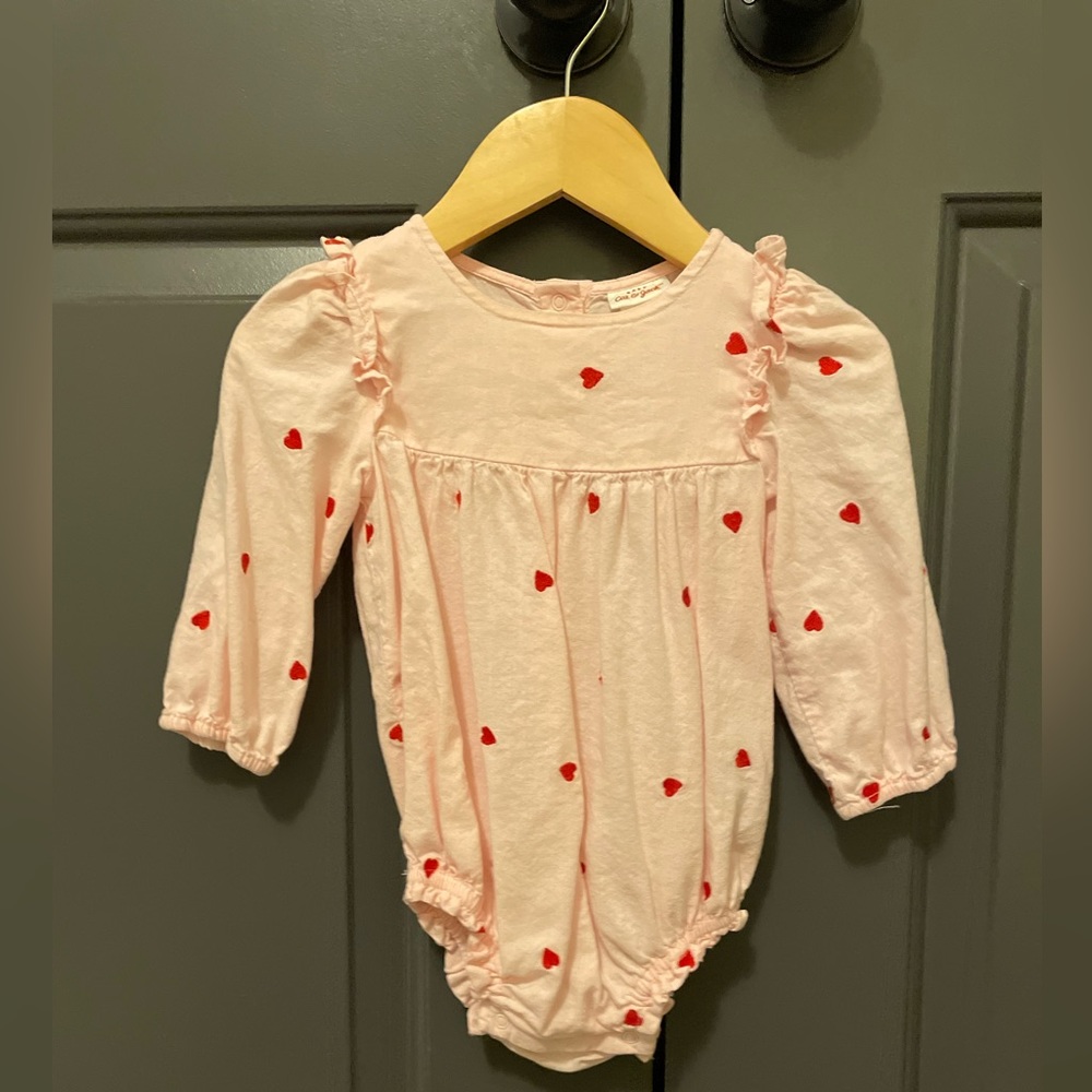 Heart romper size 12 months in great condition!